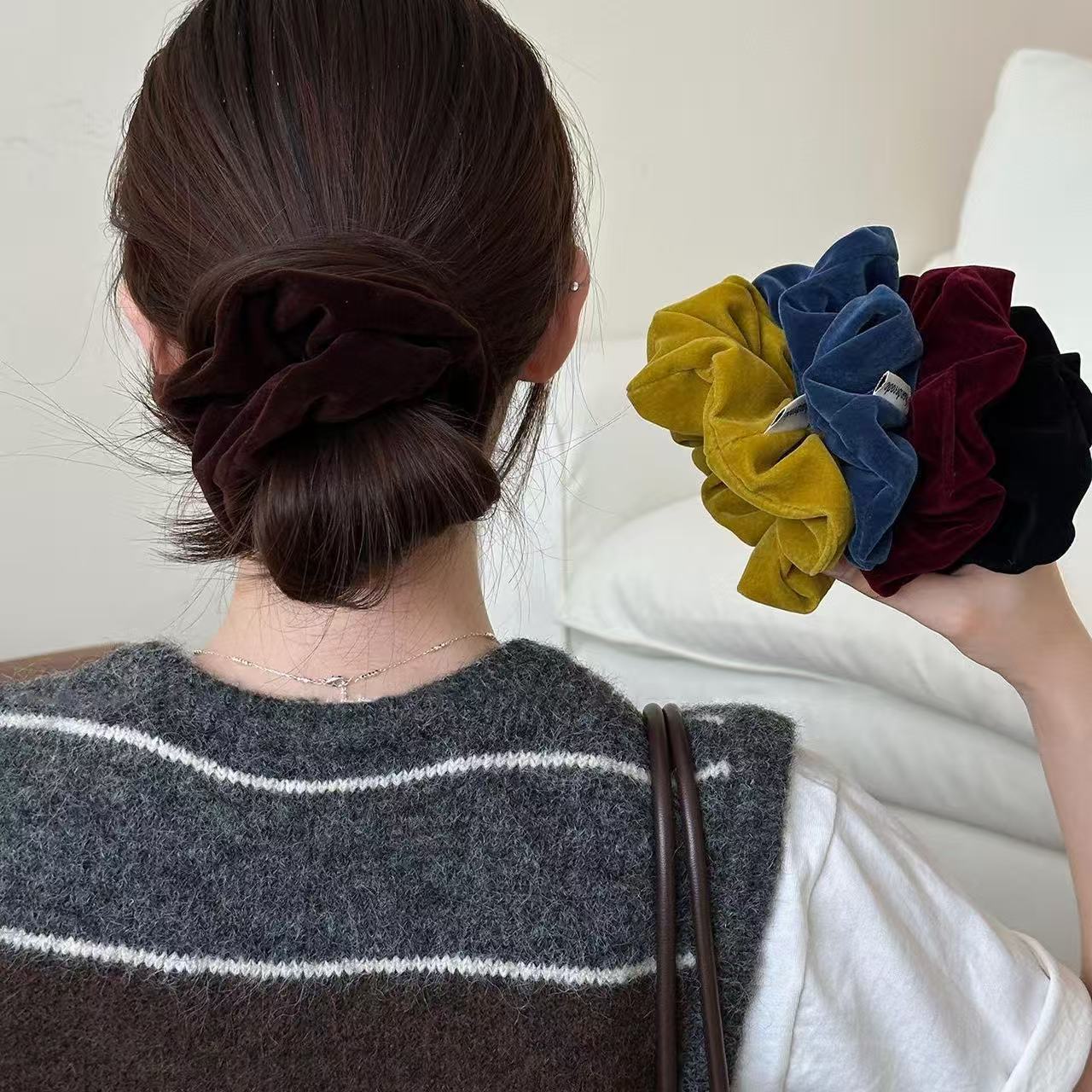 Korean-style minimalist velvet - đánh giá và giá Travel Accessories Aesthetic
