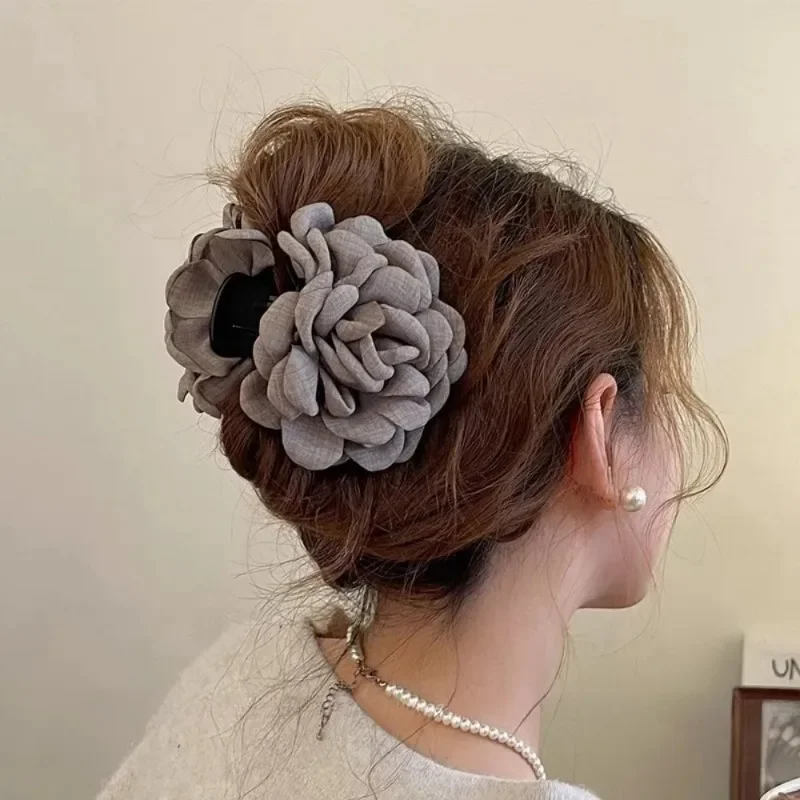 Kẹp tóc hình hoa hồng bằng vải - đánh giá và giá Travel Accessories Aesthetic