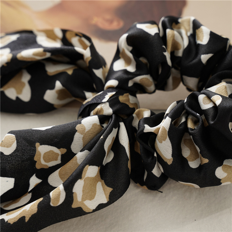 Tai Thỏ Thun Cô Gái Tóc Scrunc - đánh giá và giá Travel Accessories Aesthetic